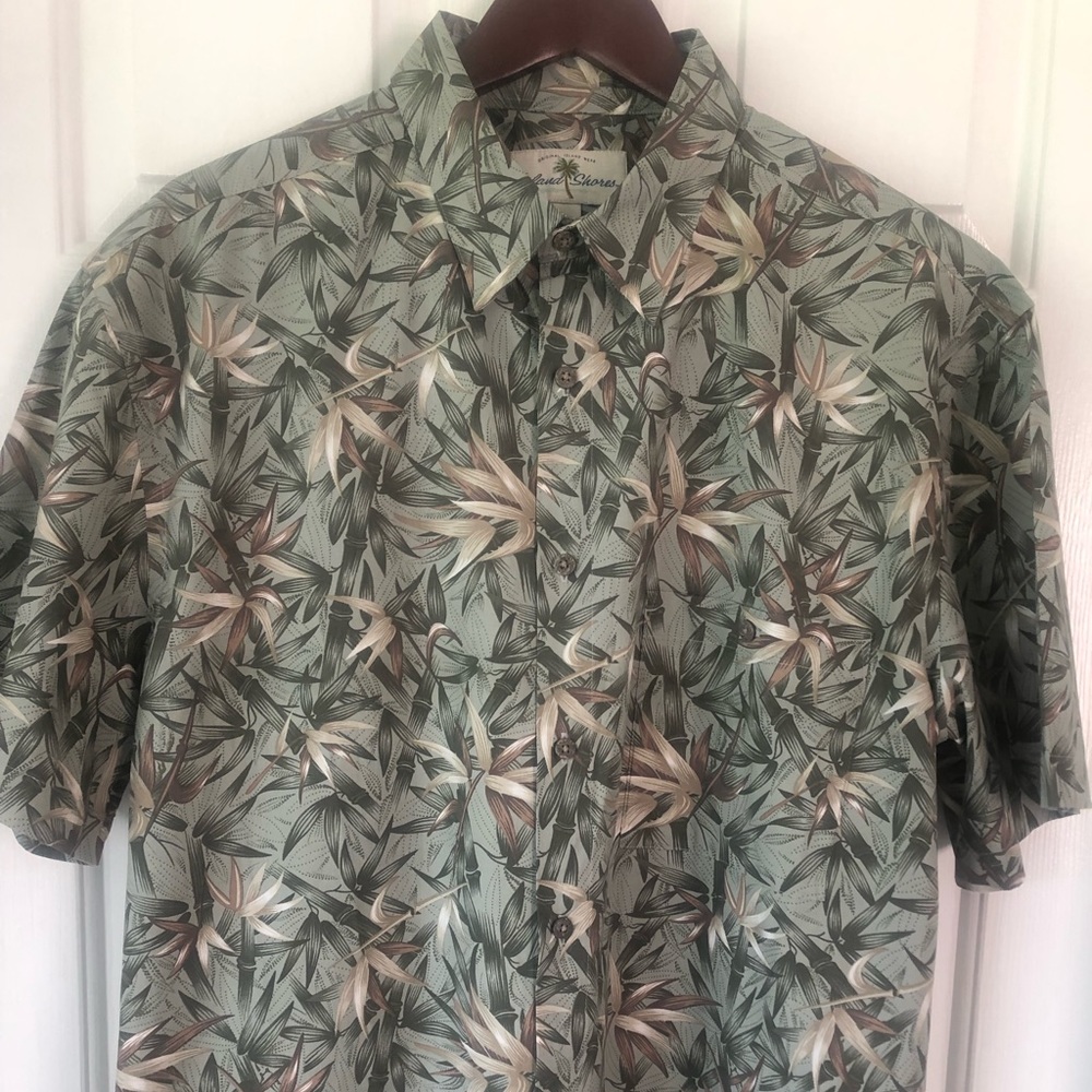 Island Shores Hawaiian short sleeved shirt.